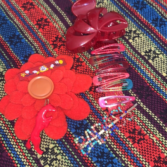 🌻 (5 items for $15)Red Mustang Lot~ a little weird but in a good way (I think?) - Picture 16 of 16